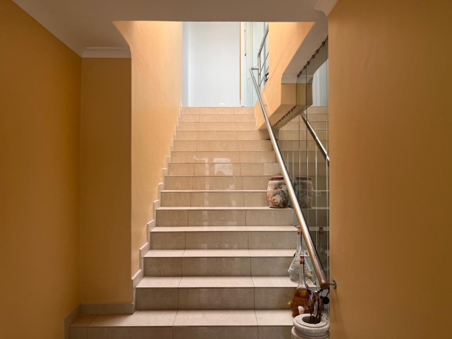 To Let 4 Bedroom Property for Rent in Big Bay Western Cape